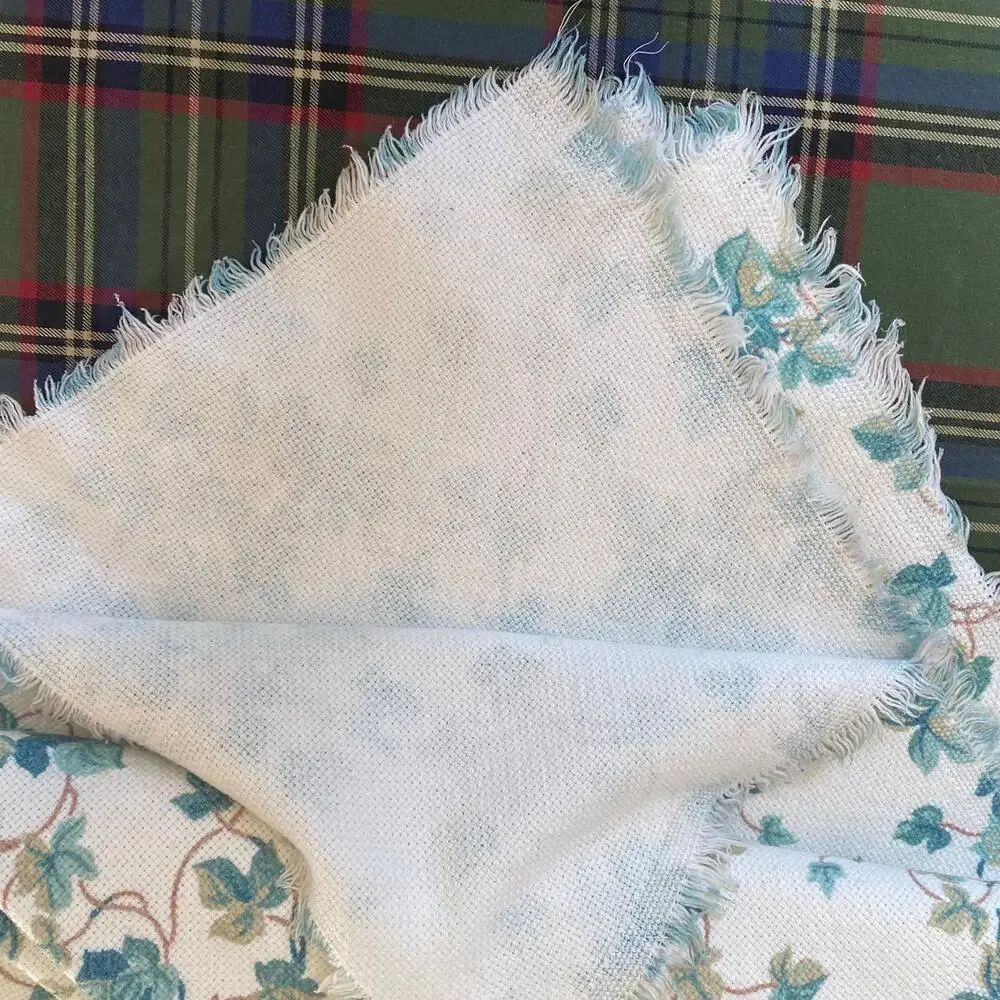 Green Foliage Vine Print Tablecloth with Fringe Edges 52